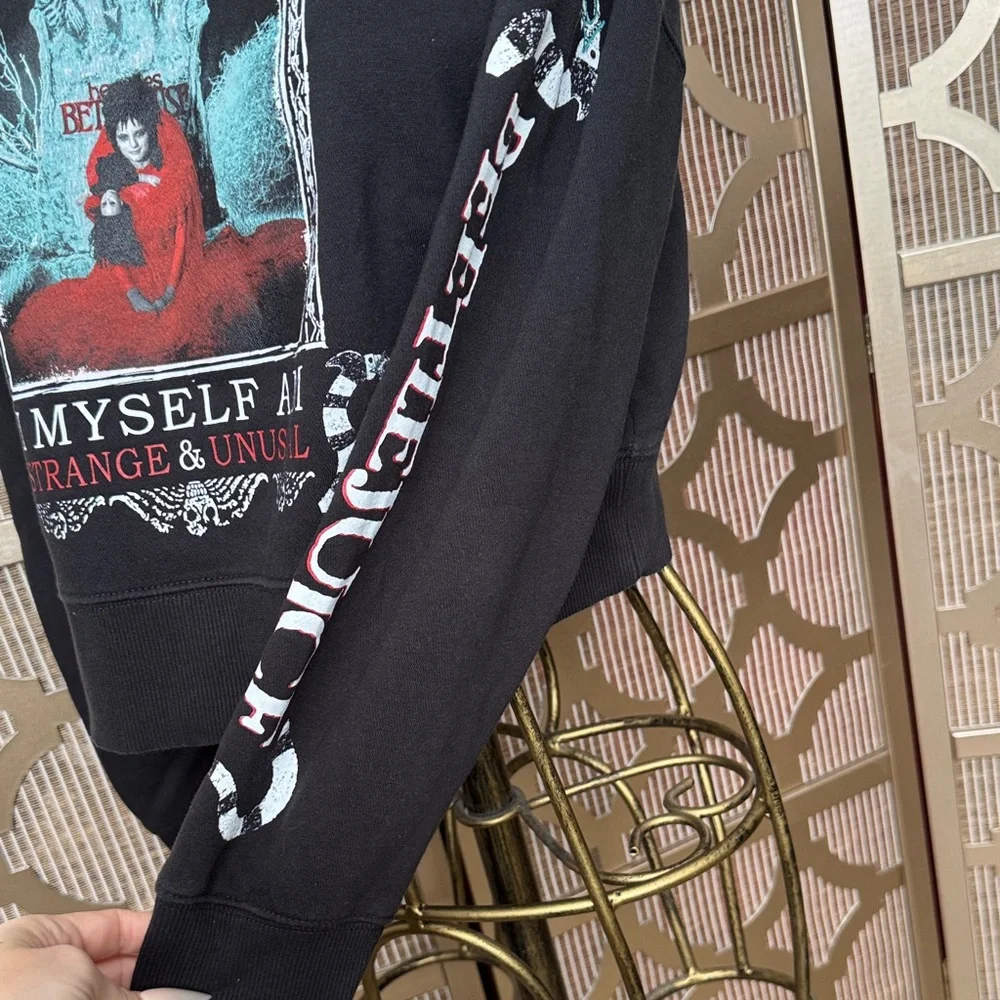 Beetlejuice crop top sweater - Picture 3 of 6